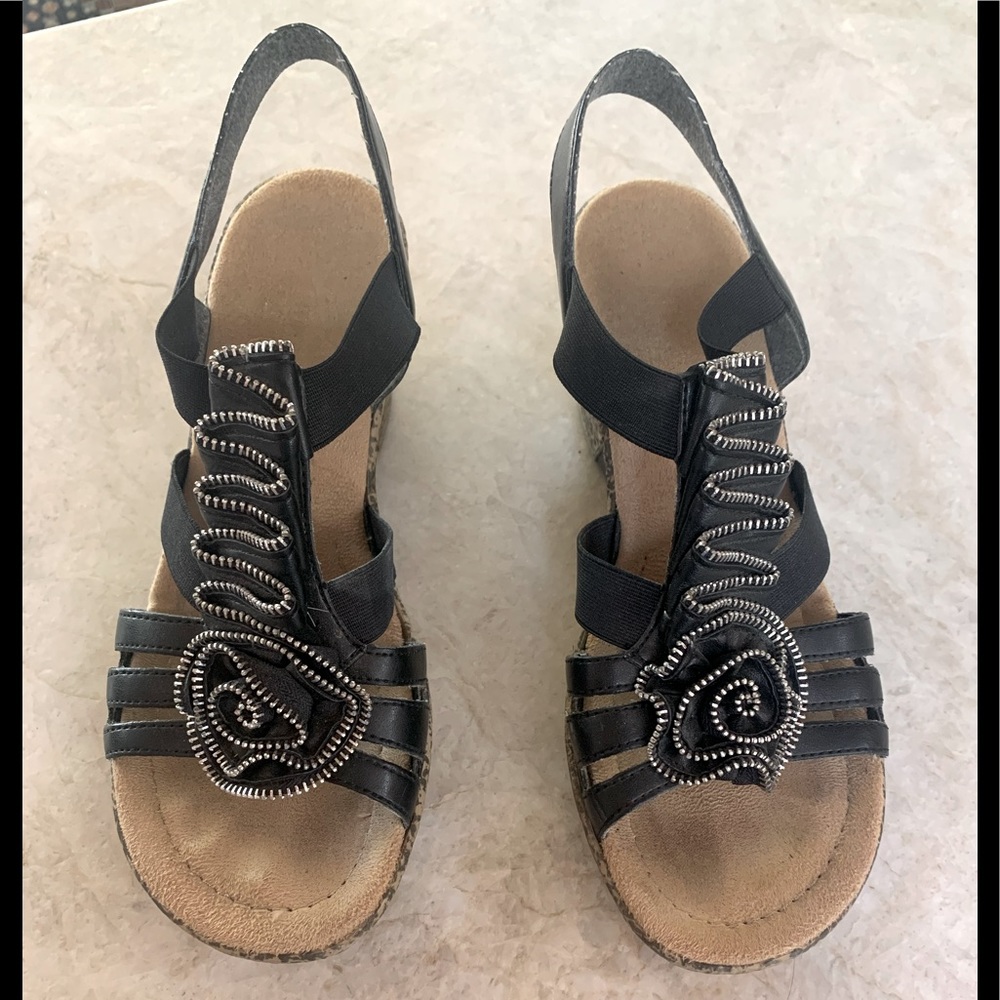 Rieker black leather silver zipper flower sandals 3” heel size 39 \ 8